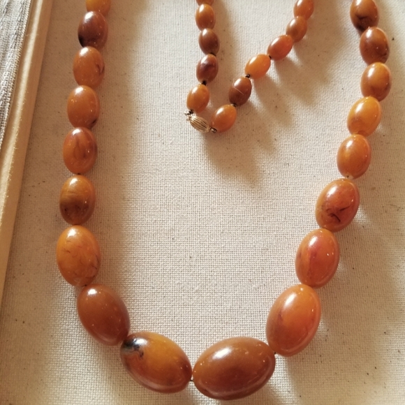 Vtg ATQ EGG YOLK AMBER 30" GRADUATED BEAD necklace 14K GOLD CLASP 76 grams - Picture 1 of 9